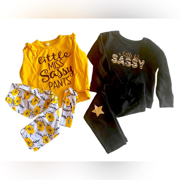 2 outfits, 5 pieces.  Sassy set! Size 18mo to 24 mo - Picture 1 of 3